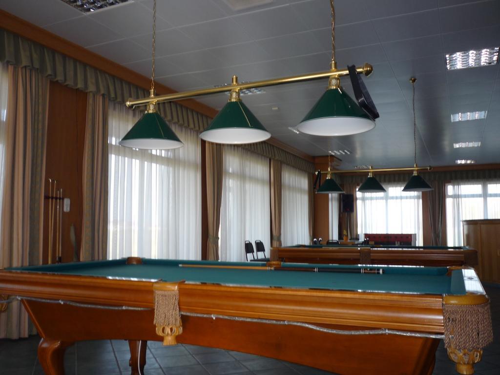 Aero Hotel & Etterem Jakabszállás Eksteriør billede